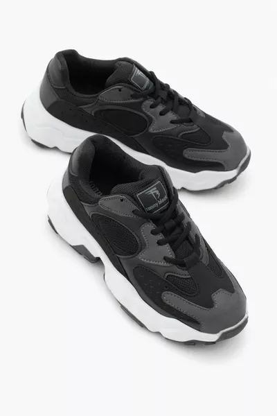 سنيكرز نسائي أبيض وأسود 