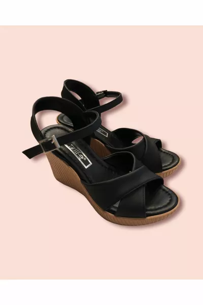 عبر الفرقة الحشو الأحذية الوحيدة