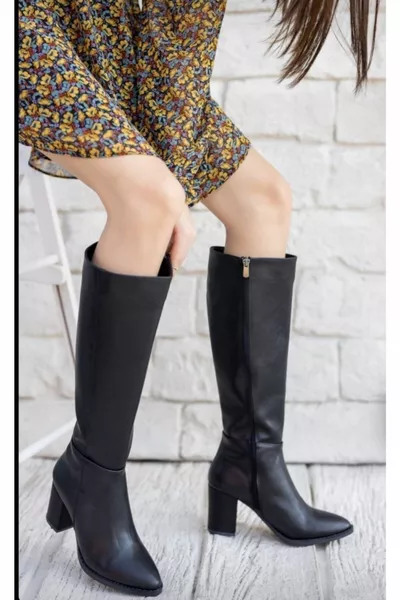 المرأة السوداء ذات الكعب السميك وأشار اصبع القدم الأحذية عارضة الشتاء عارضة سستة أحذية بريدية طويلة