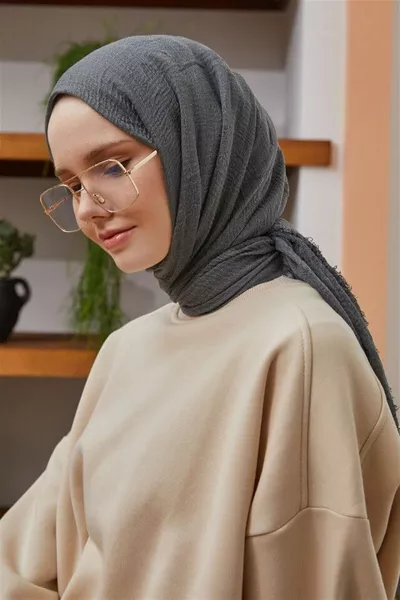 Scialle Bürümcük Colore Fumé (STRUTTURA LEGGERA CHE NON NECESSITA DI STIRATURA, SPECIALE TEXTURE TRASPIRANTE, MISURA GRANDE, SOTTILE SENSIBILE)