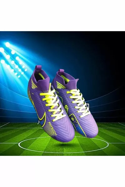 كيروي حذاء كرة قدم تريند للأطفال مع جوارب (1 مقاس أصغر)