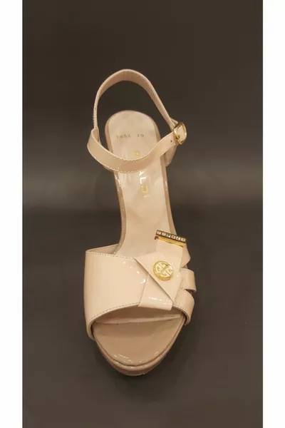 Talons roses pour femmes