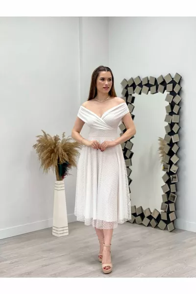 فستان Polka Dot بياقة قارب متوسطة الطول - أبيض