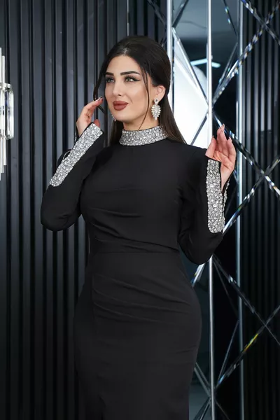 المستوردة أطلس تصميم الأكمام الرقبة التصاق الحجر التبعي شق فستان طويل مساء اللباس