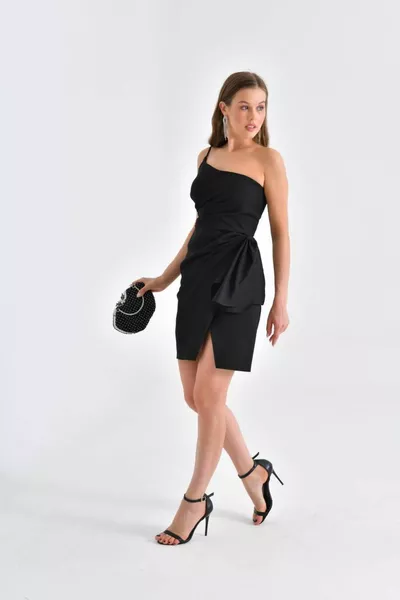 حزام كتف واحد دولاب الموازنة مفصلة فستان سهرة قصيرة