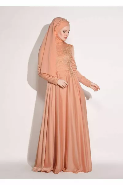 Damen Abendkleid aus puderbesticktem Chiffon 