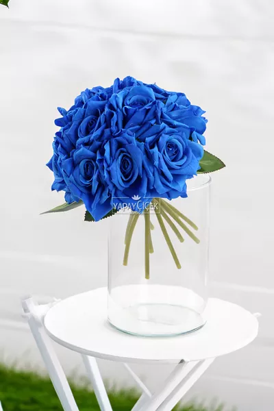 باقة زهور فاخرة لون أزرق في إناء