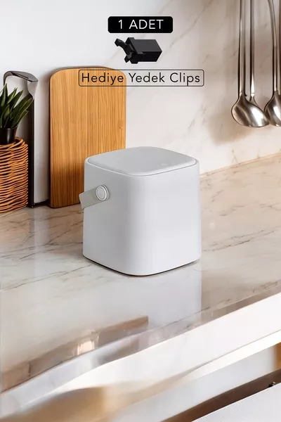 Кош за отпадъци с капак и дръжка за поставяне върху плота, 4 л - бял