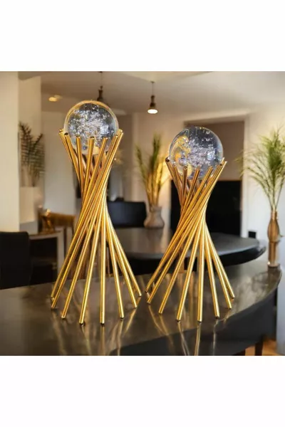 Paire de figurines décoratives en métal avec socle croisé torsadé et couleur dorée