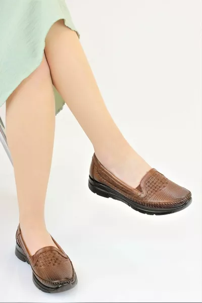 المرأة الدانتيل جلد طبيعي العظام منقوشة أحذية الأم