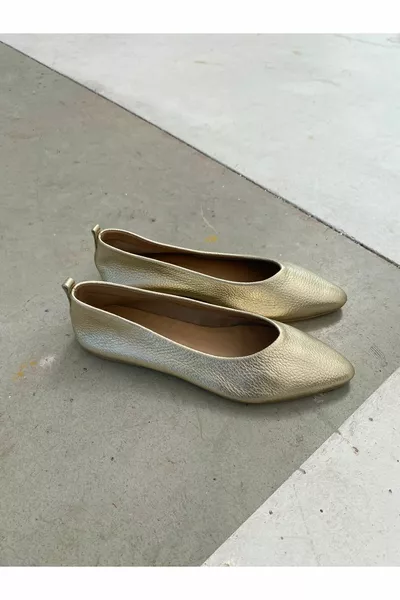 ЗЛАТНИ БАЛЕТКИ ОТ ЕСТЕСТВЕНА КОЖА