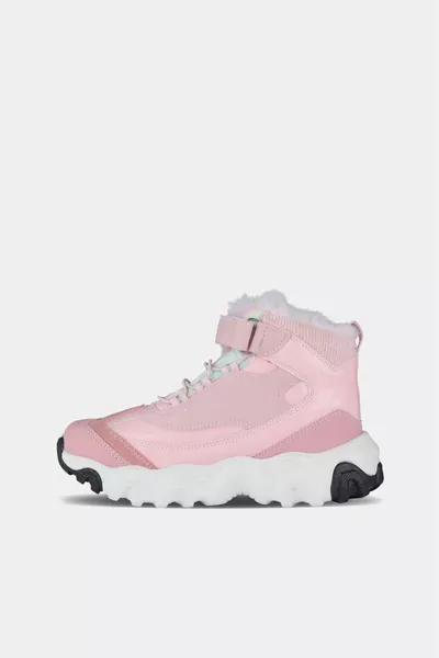 رادوس العظام الفتيات مسحوق في أحذية القص