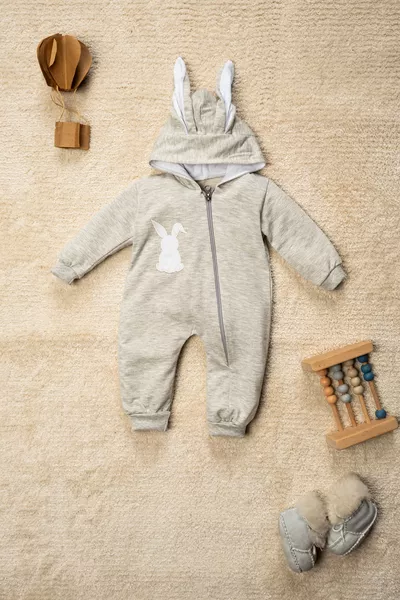 Babyoverall met Oortjes en Rits, Geborduurd met Konijntjes en Pompons