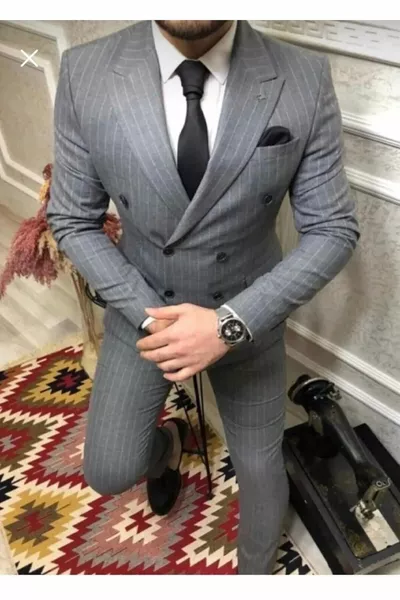 Completo slim fit a righe a doppio petto