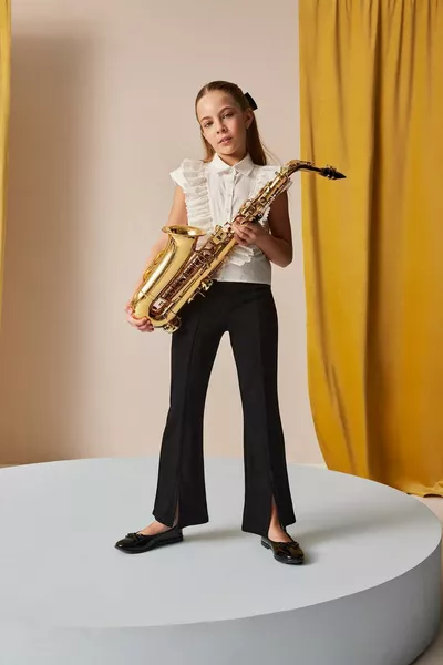 بنطال بناتي أسود بإسبانيول وحاشية مفتوحة SM