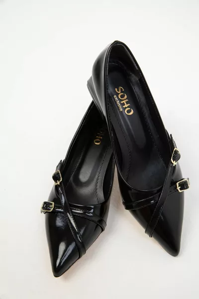 أسود جلد لامع نسائي بكعب كلاسيكي 