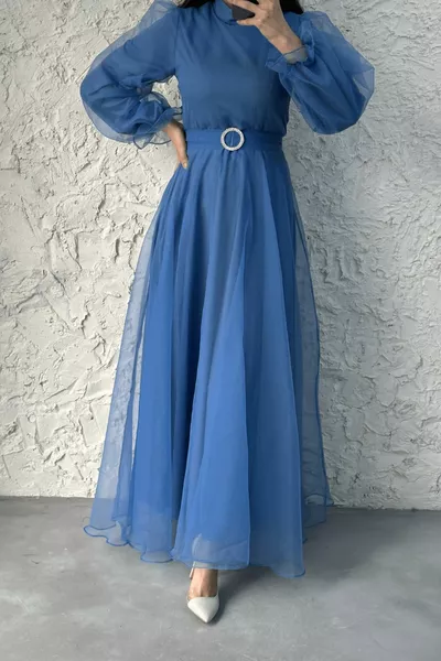 Robe de soirée hijab indigo basique offrant l’élégance du dahlia - parfaite pour les occasions spéciales