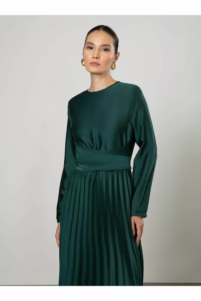 Robe de soirée hijab en satin plissé ceinturé - Vert émeraude - Refka