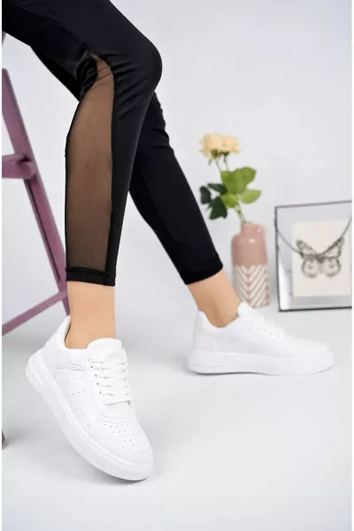 Бели кецове с ниска подметка с шевове Mekval