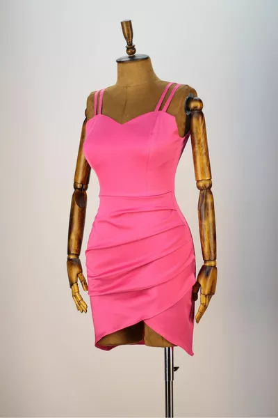 ВЕЧЕРНЕЕ ПЛАТЬЕ АТЛАСНОЕ КОРОТКОЕ ПЛИССИРОВАННОЕ