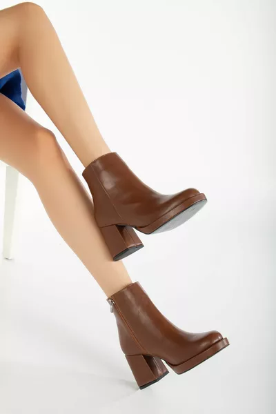 Сапоги на каблуке Mina коричневого цвета