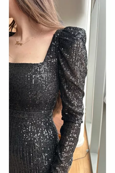 Vis pailletten jurk met vierkante hals