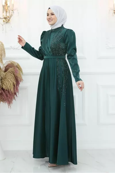 ЖЕНСКОЕ ВЕЧЕРНЕЕ ПЛАТЬЕ ЗЕЛЕНОГО (ИЗУМРУДНОГО) КАМНЯ С ДЕТАЛЯМИ T 