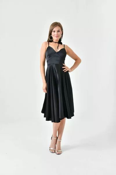 Черна риба вечерна рокля с Otrish и пайети пайети детайл