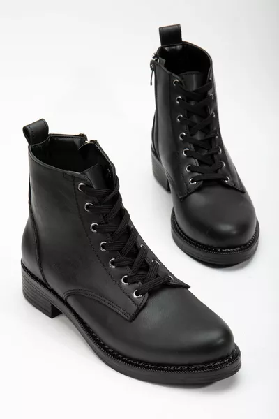 Женские черные сапоги на коротком каблуке на термоподошве и молнии