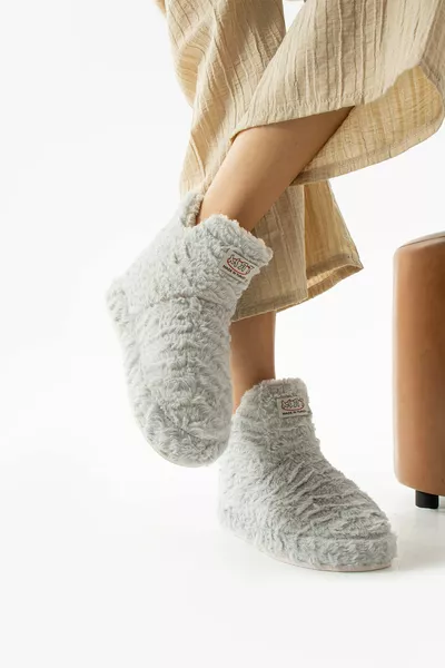 Волосатая пушистая женщина Пандуф