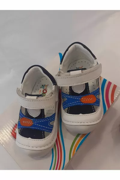 حذاء أبيض بيبي بوي فيرست ستيب