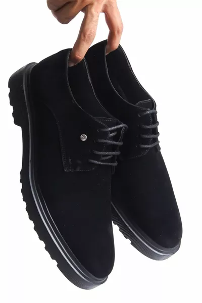 Chaussures de toilettage et de costume légères à semelles épaisses