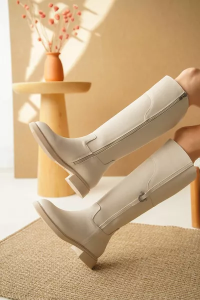 Дамски боти с плоска подметка с катарама - кожа