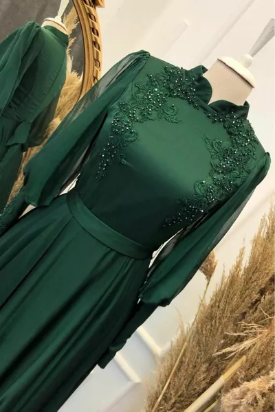 فستان سهرة جانجان مطرز بالحجاب بأكمام وصدر - Zümrüt