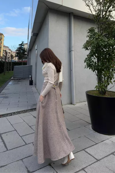 نسائي بني خصر مرتفع ، جيوب ، قطع باوند ، تنورة كاشيت طويلة