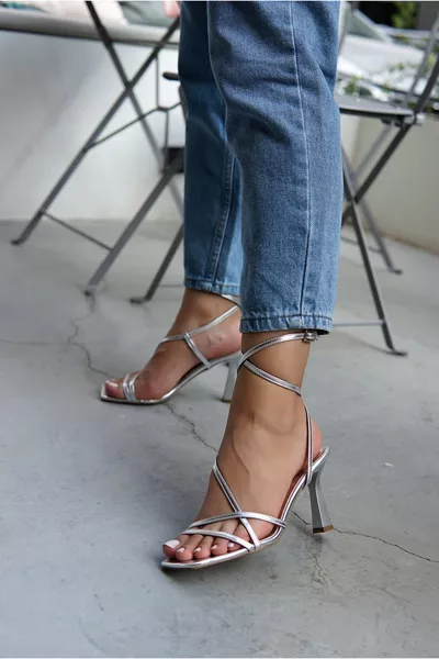 سانتا سيلفر سترايب مفصل للكعب النسائي