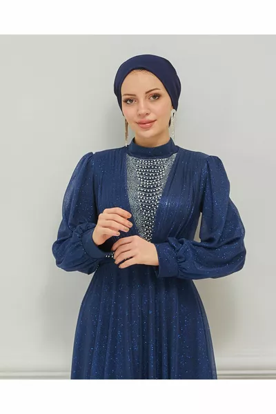 СЕРЕБРИСТЫЕ ВЕЧЕРНИЕ ПЛАТЬЯ, УКРАШЕННЫЕ ЖЕМЧУГОМ