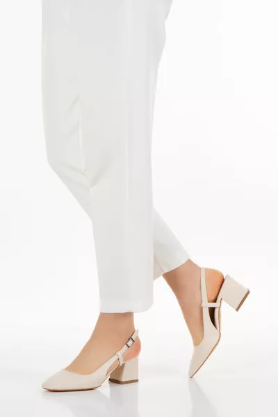 Cuir beige mat à talons carrés Chaussures femme