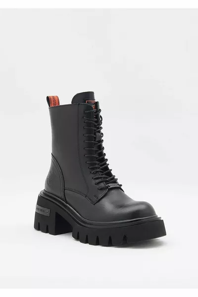 أحذية جلدية نسائية