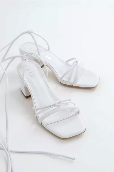 صنادل كاجوال بكعب عال برباط قابلة للإزالة | حذاء ايلا جيت - ابيض