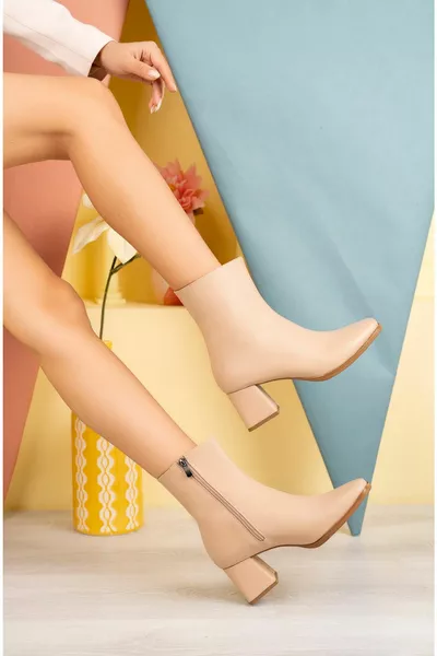 أحذية نسائية عارية حادة اصبع القدم