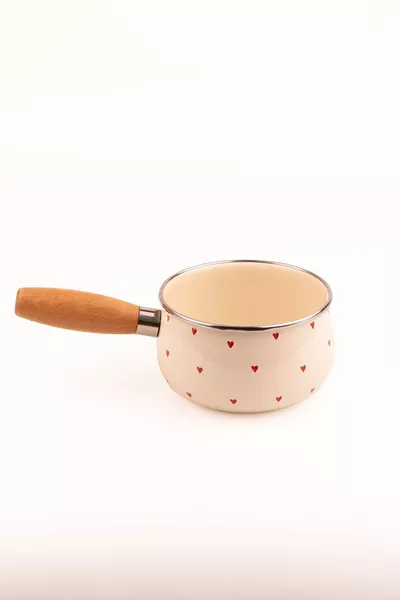 Cupid Heart Patterned Enamel Sauce Pan with Wooden Handle cm 1.3 Liter (SUITABLE FOR ALL HOBS INCLUDING INDUCTION)