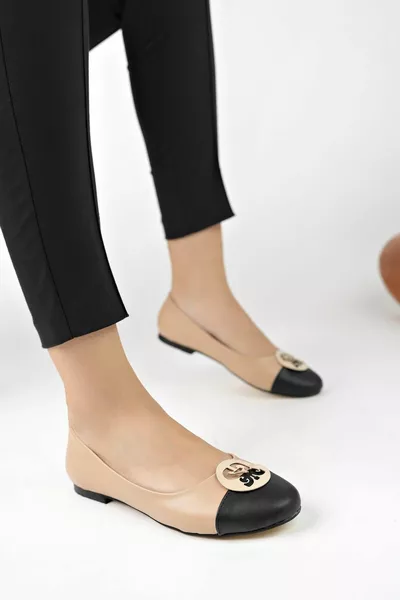 Vargas Guaranteed Ежедневен ортопедичен стилен стил и удобни дамски балетки с катарама