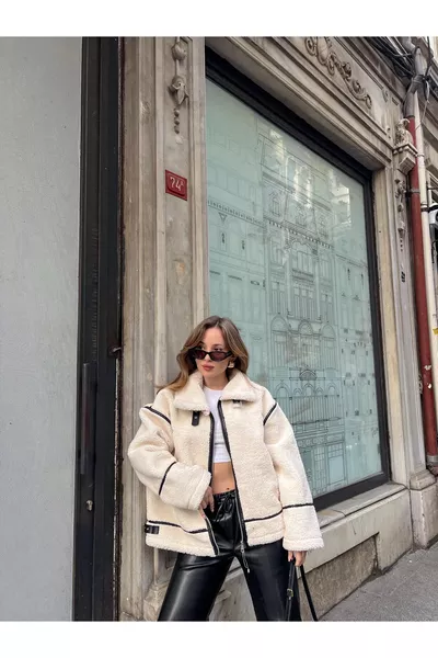 Женская бежевая премиум куртка из плюша с молнией