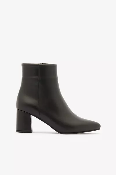 حذاء نسائي جلد أصلي أسود بكعب قصير وسحاب