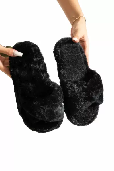 Дамски черни пухкави домашни чехли
