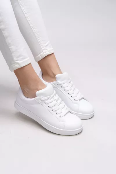 حذاء رياضي نسائي مشروني  أبيض