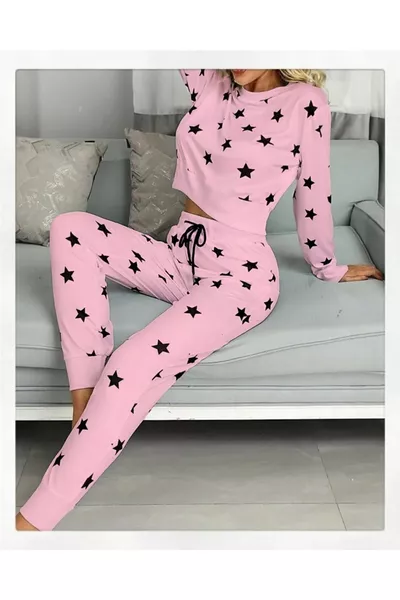 طقم بيجامة مع نجوم