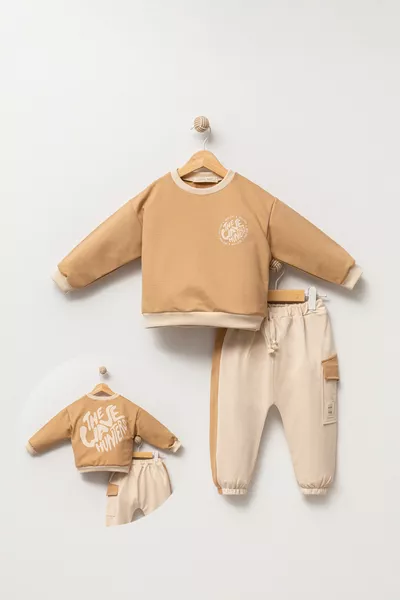 طقم رياضي مطبوع للرضع الذكور 