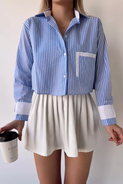 قميص نسائي منسوج بتصميم خاص مخطط، بأساور وأكمام زرقاء وبيضاء وجيوب مزينة، موديل 